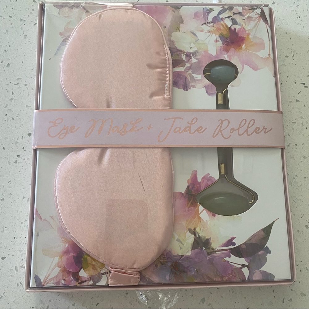 REVIVE BEAUTY Silk Eye Mask and Jade Roller NIB New In Box